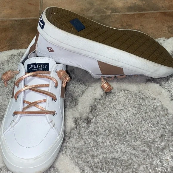 White & Rose Gold Sperry Sneakers 👟 - Picture 4 of 4